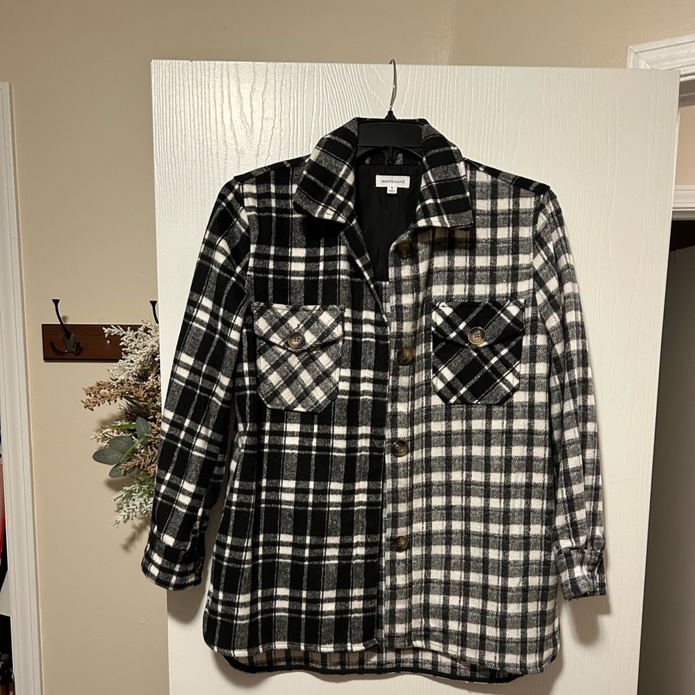 Black and white shirt jacket